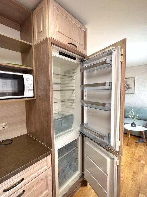 New Apartment With A View In The Town Center 나르바 외부 사진