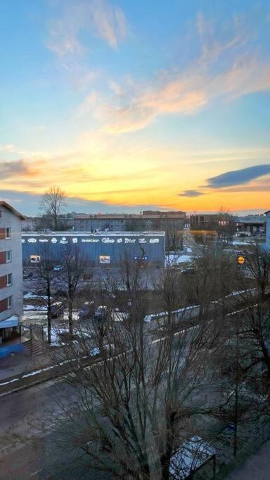 New Apartment With A View In The Town Center 나르바 외부 사진