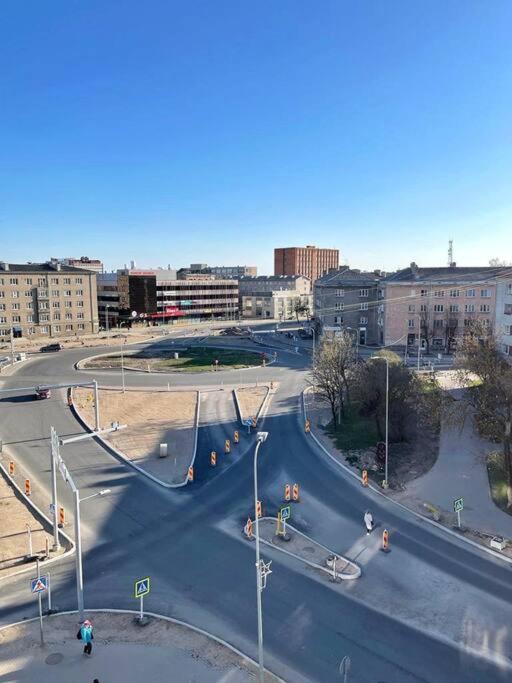 New Apartment With A View In The Town Center 나르바 외부 사진
