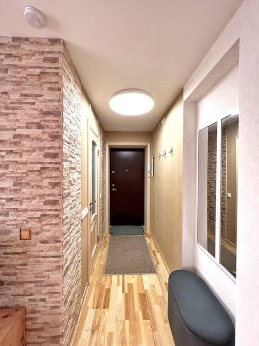 New Apartment With A View In The Town Center 나르바 외부 사진